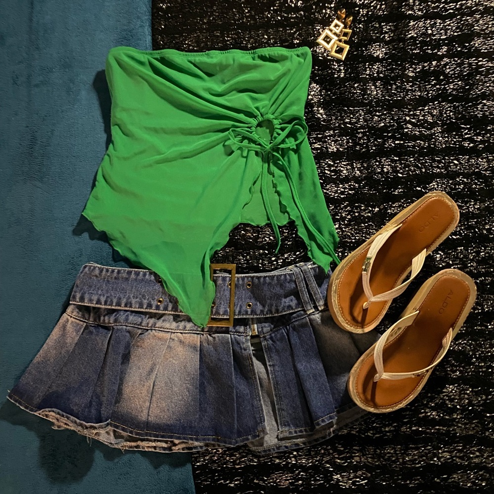 Green ruffle top with tie back, great for a night out